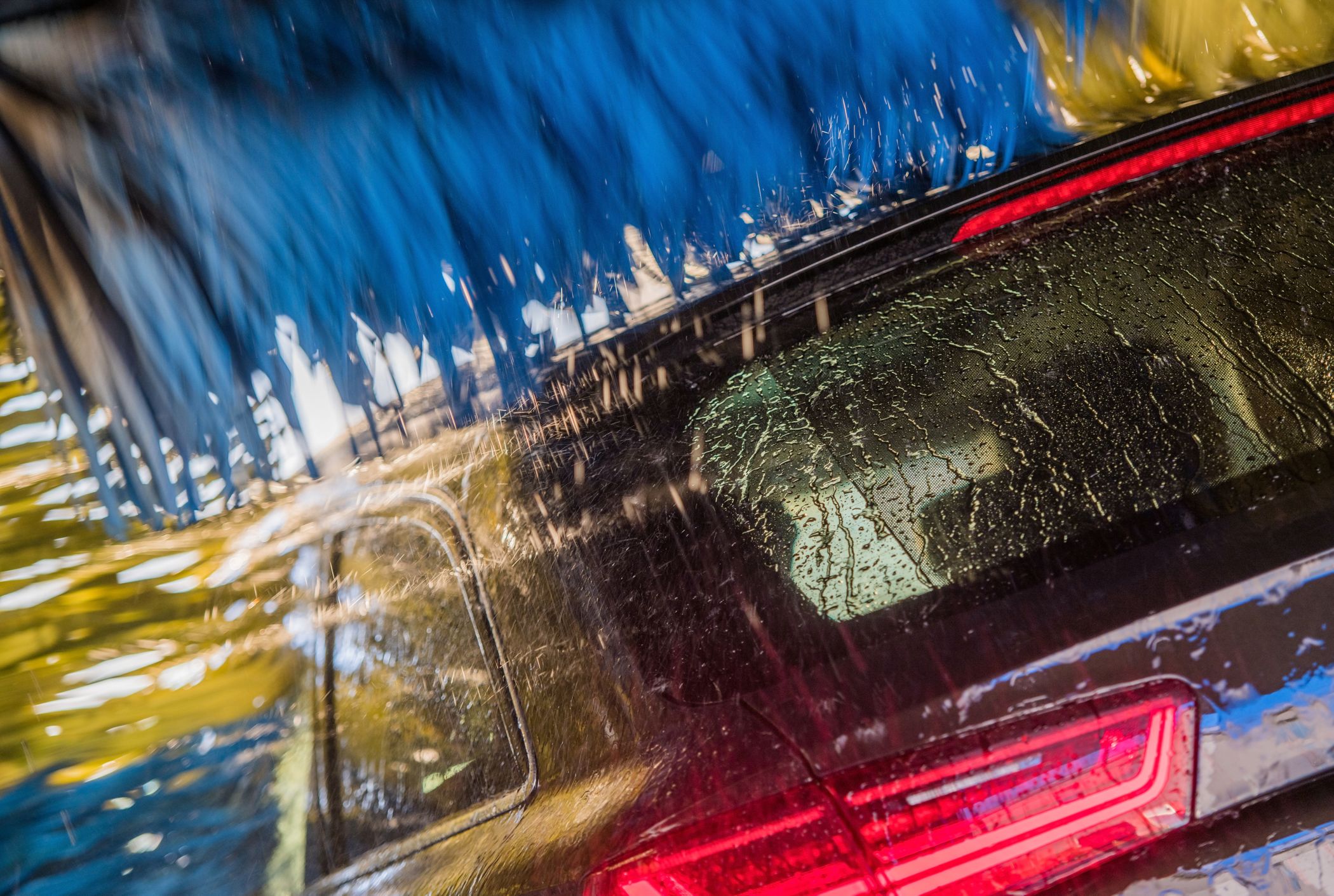 vehicle-in-the-car-wash-PQCB3LT.jpg